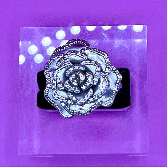 EUC - Elegant Silver Rose Ring- Size 8 - Picture 3 of 3